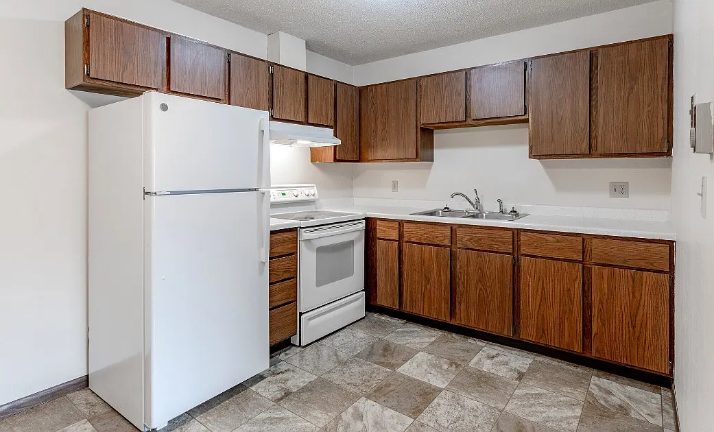 Clover Hill Apartments — Photo 2