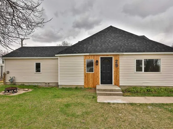 29 W 1st Ave N, Magrath, AB T0K 1J0