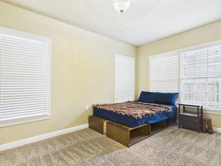 608 Highlands St — Photo 19