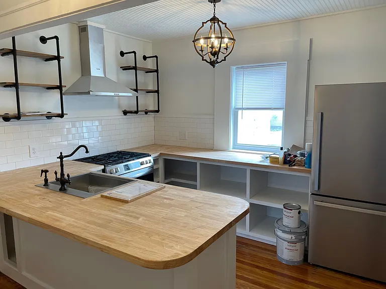 3850 N College Ave — Photo 3