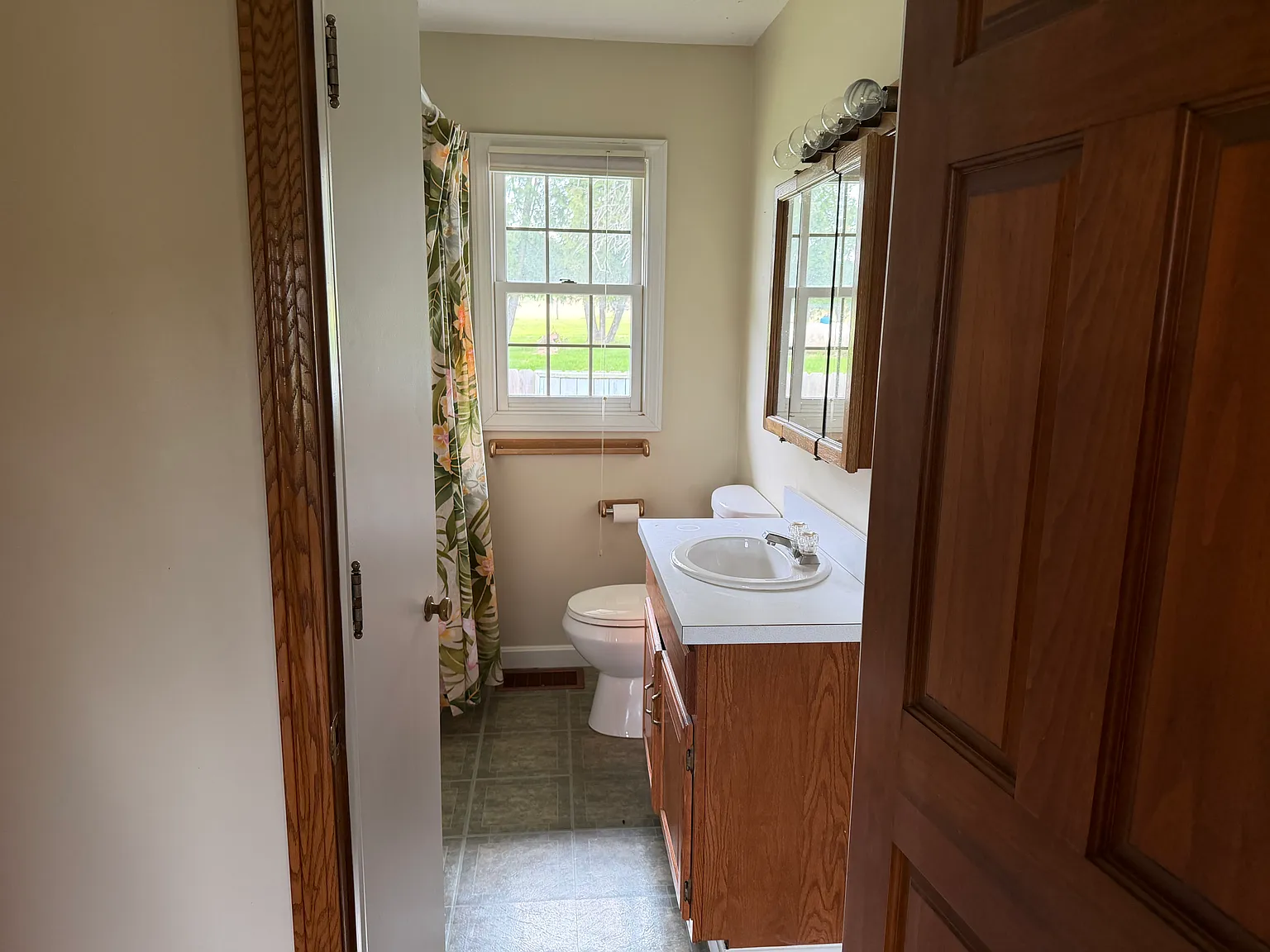 3 bed, 2.5 bath, 1728 sqft, $2,500 — Photo 2