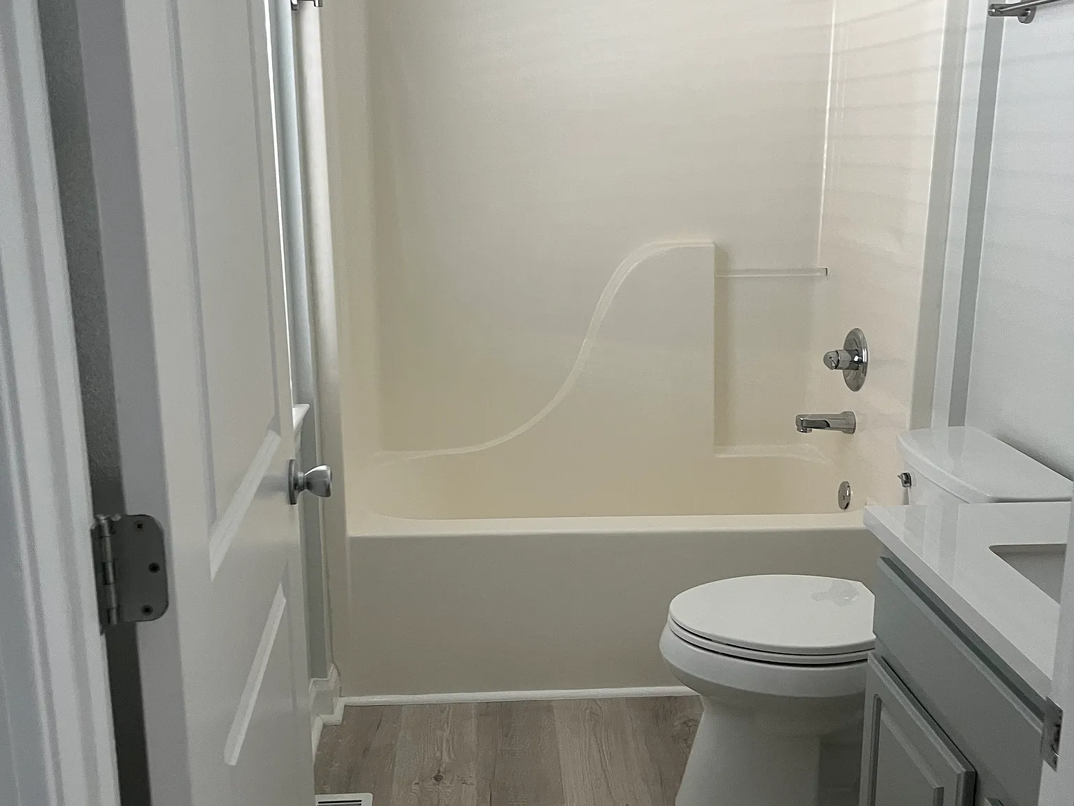 3 bed, 1241 sqft, $800 — Photo 4