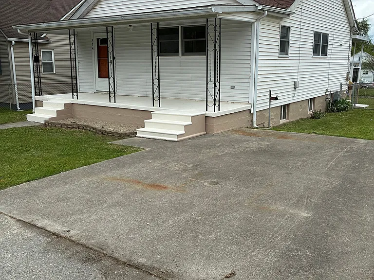 314 Thompson Ave — Photo 1