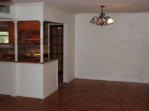 2nd image of 4221 Estate Dr