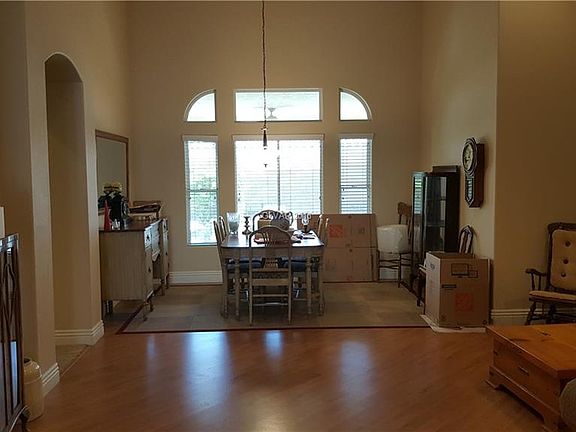 4th image of 6720 Trumpeter St
