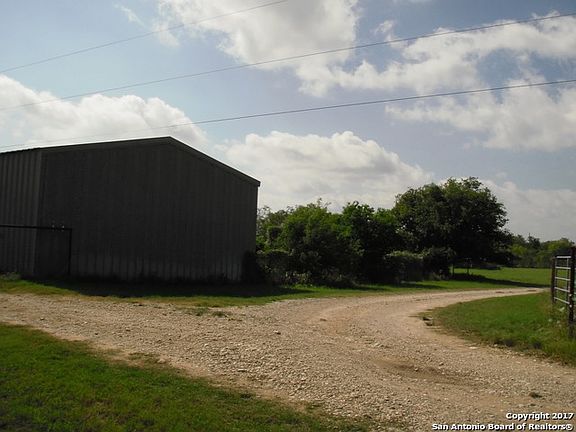 3rd image of 860 County Road 343