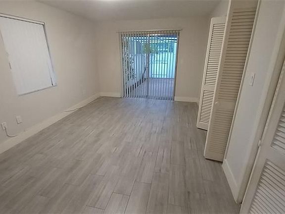 5th image of 301 Bonaventure Blvd APT 1