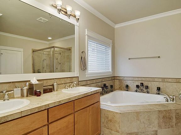 5th image of 2164 NE Newton Ln