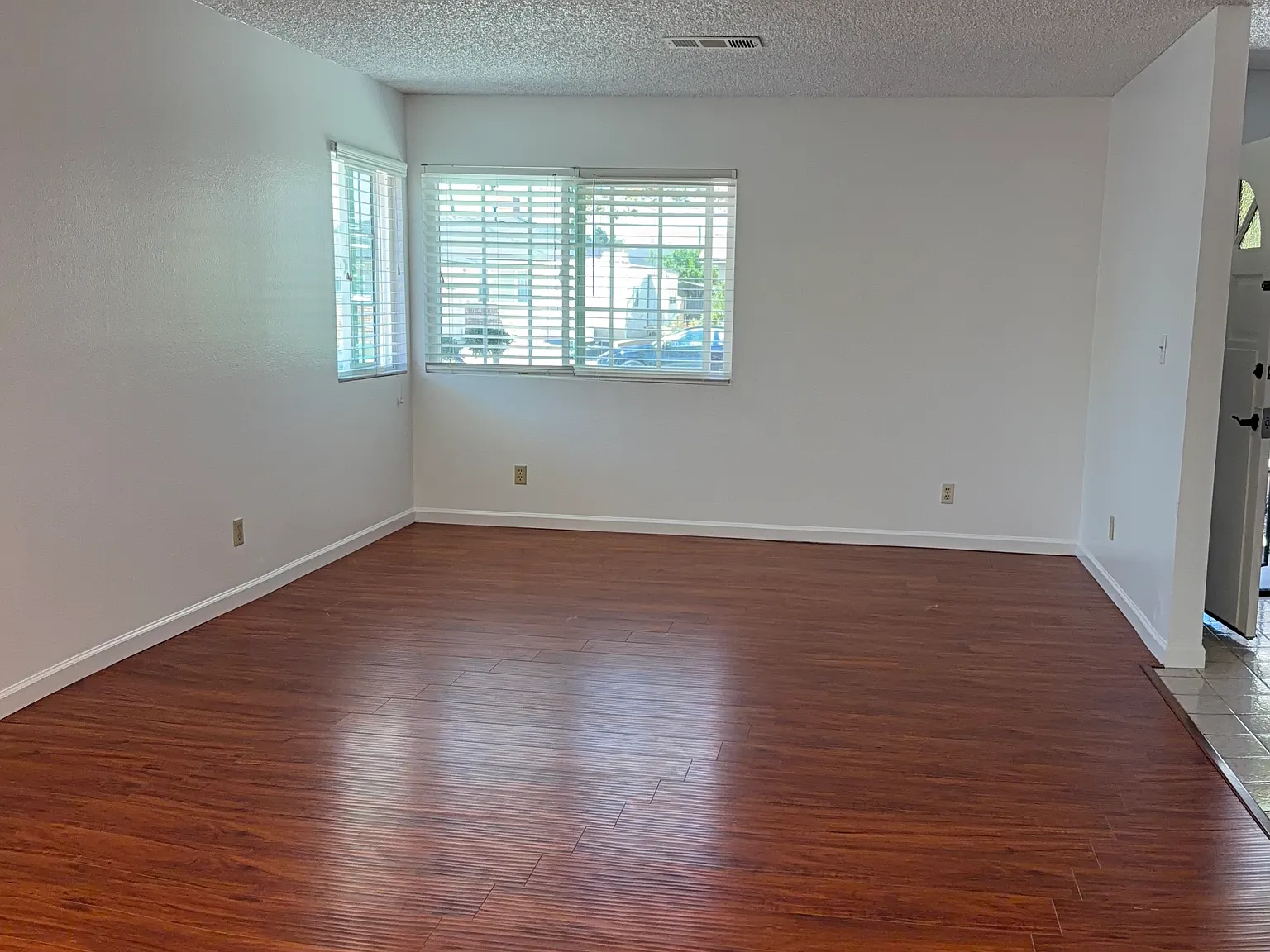 4 bed, 1850 sqft, $4,195 — Photo 3