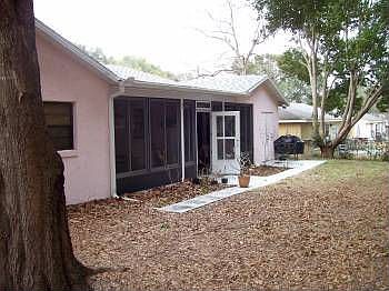 3rd image of 107 E Osceola St