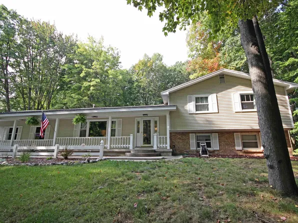 571 Bass Lake Road, Traverse City, MI 49685