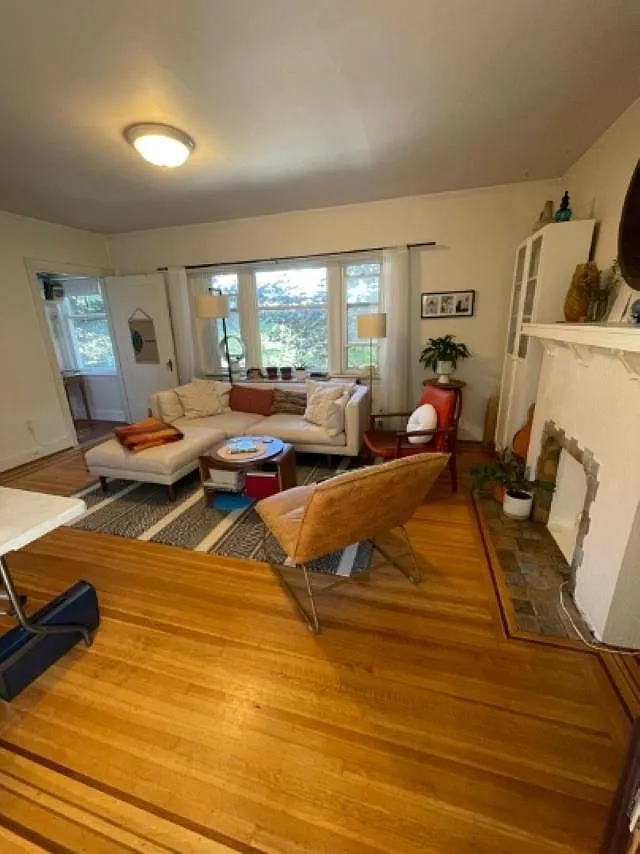 1 bed, 750 sqft, $2,100 — Photo 3