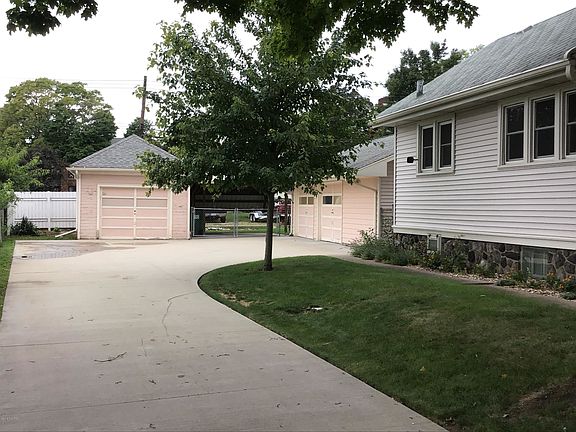 4th image of 19 Garrison Ave