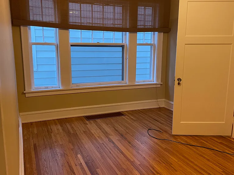 2523 Leclaire St — Photo 20