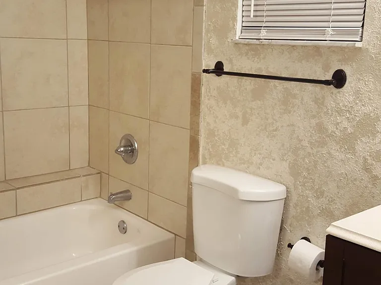 2nd Bath (2nd Floor)