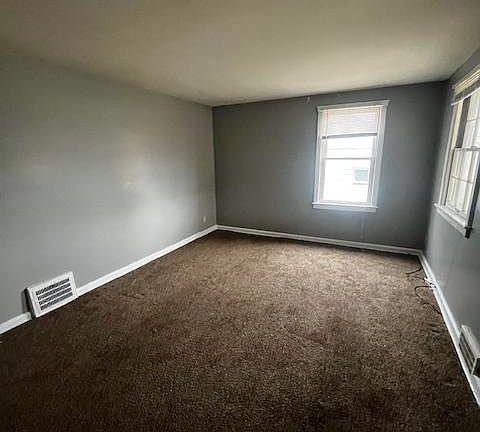 2nd image of 822 Palmer Ave