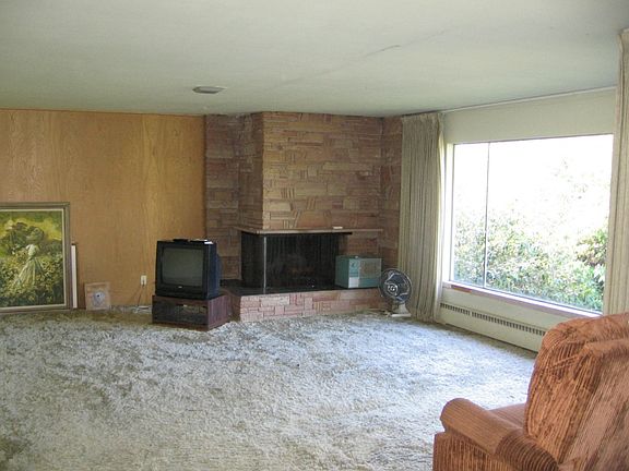 5th image of 2619 N Lafayette Ave