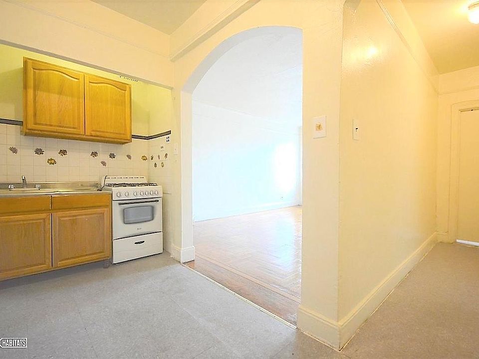 2nd image of 864 E 221st St APT 2F