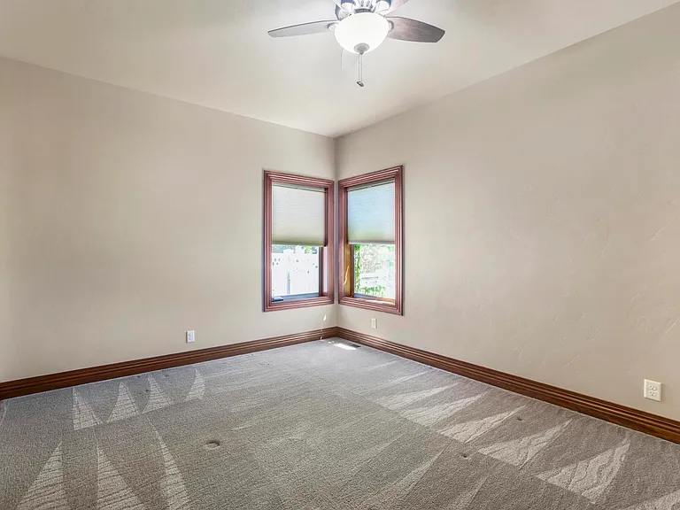 670 Sun Terrace Dr — Photo 30