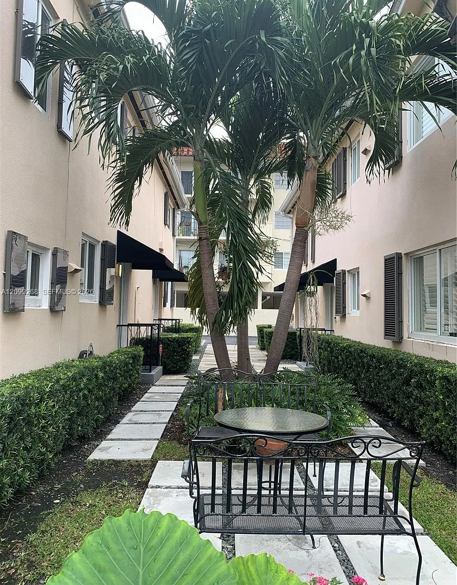 Coral Gables Biltmore Sec — Photo 1