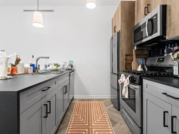 142 Charles Street image 7 of 13