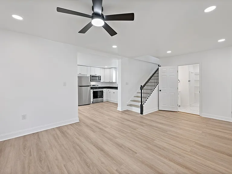 364 S 3rd St — Photo 5