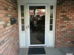 1542 208th St, Bayside, NY 11360