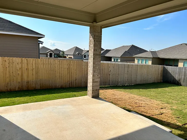 10211 Six Shooter Ln — Photo 10