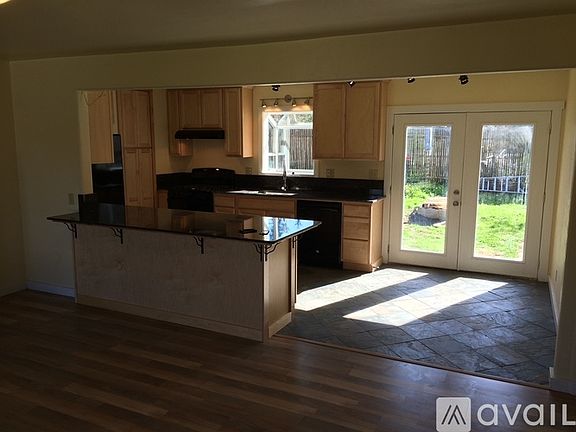 5th image of 16361 Mallory Dr