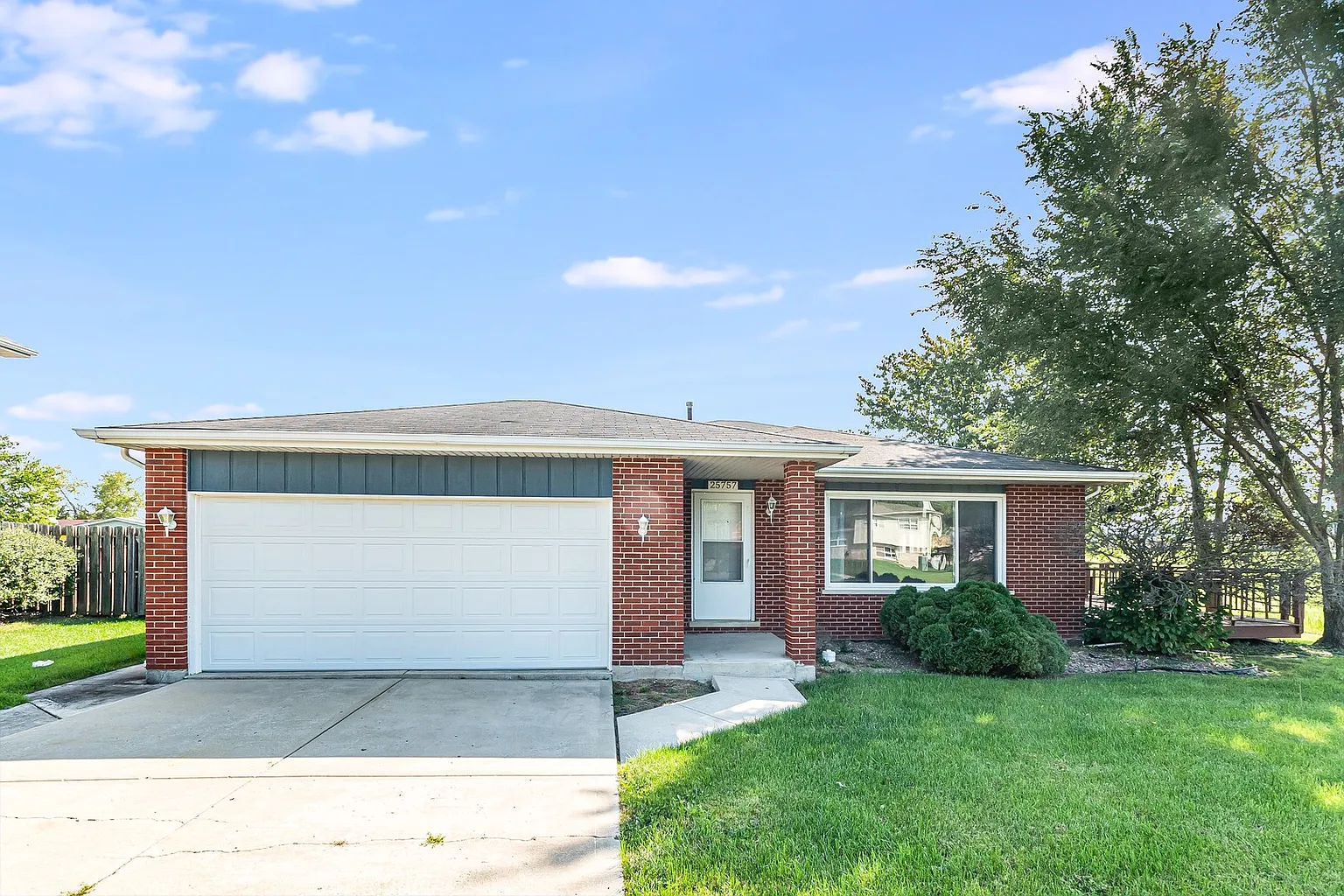 25757 S McCorkle Ave photo 1