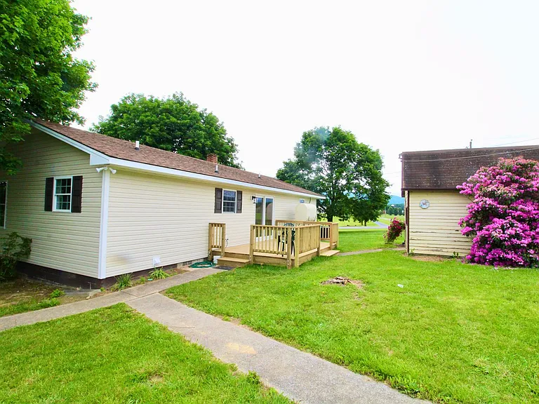 1465 Offenbacker Rd — Photo 27