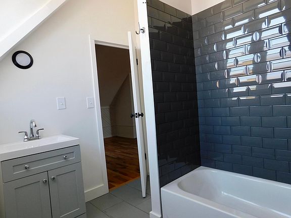 5th image of 3005 Hackberry St #3