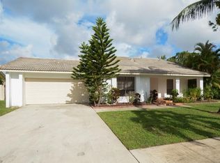 21360 Chinaberry Dr, Boca Raton, FL 33428