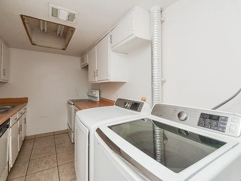 9009 Richmond Ave #411 — Photo 9