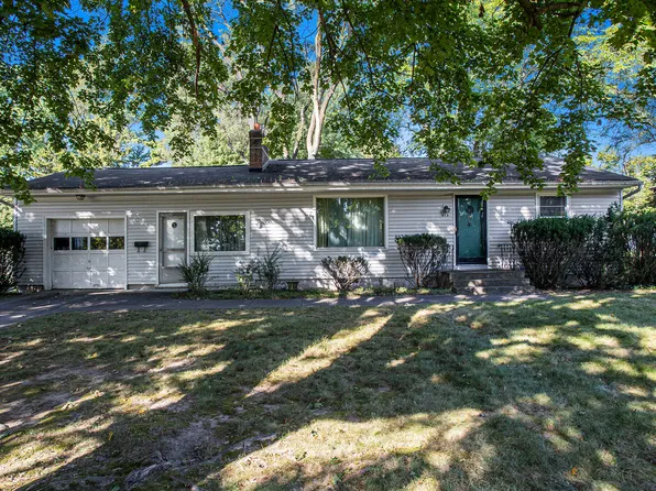 415 East Dr, Marshall, MI 49068