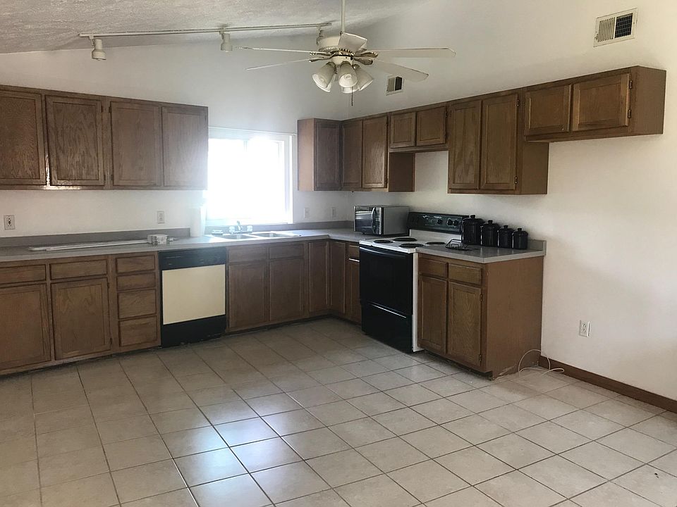 eat-in-kitchen