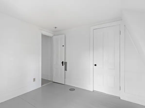 18 Agawam Rd, Plymouth, MA 02360