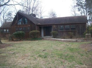 186 Laila Ln, Mount Airy, NC 27030