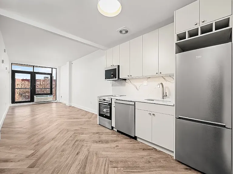 706 Ocean Pkwy #4C — Photo 5