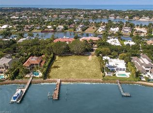 1041 Galleon Dr, Naples, FL 34102