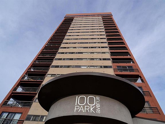 3rd image of 100 Park Ave W APT 704