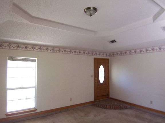 3rd image of 104 Jenna Dr
