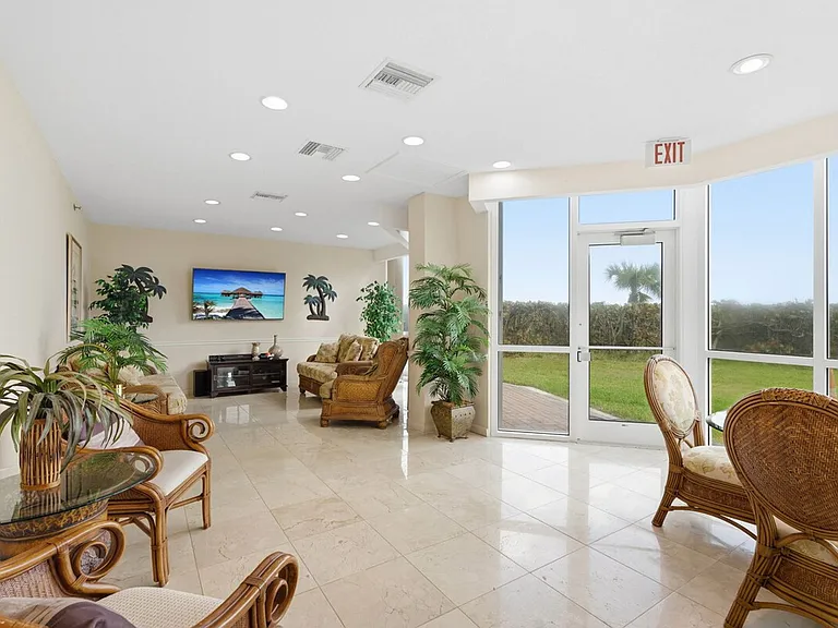 Building's Lounge