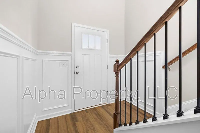 3 bed, 2.5 bath, 1709 sqft, $2,000 — Photo 4