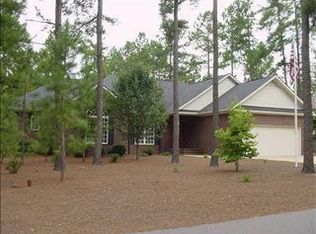 2 Spruce Ln, Pinehurst, NC 28374