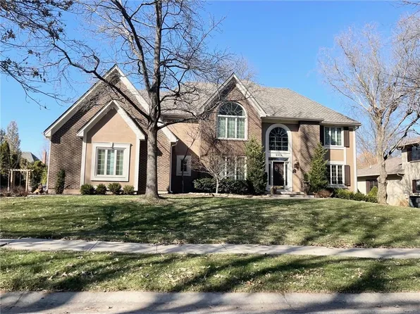 2304 W 126th St, Leawood, KS 66209
