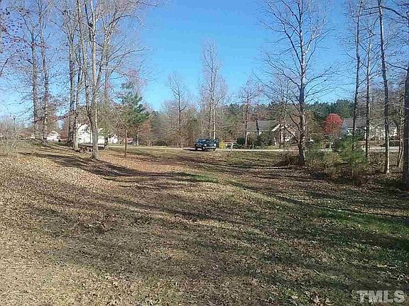 View of street 1/2 way up driveway