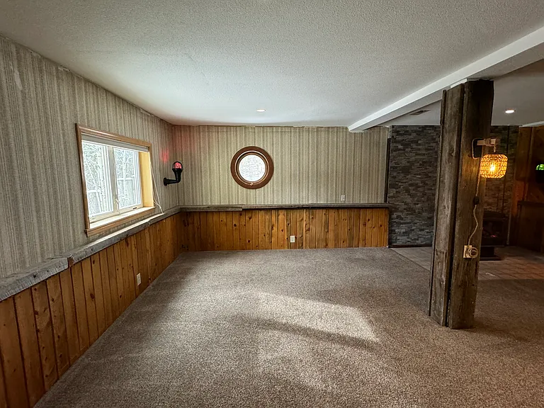 77 County Rd — Photo 6
