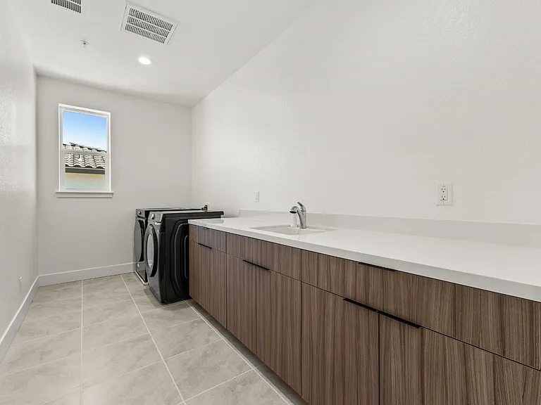 6162 Kings Peak Dr — Photo 34