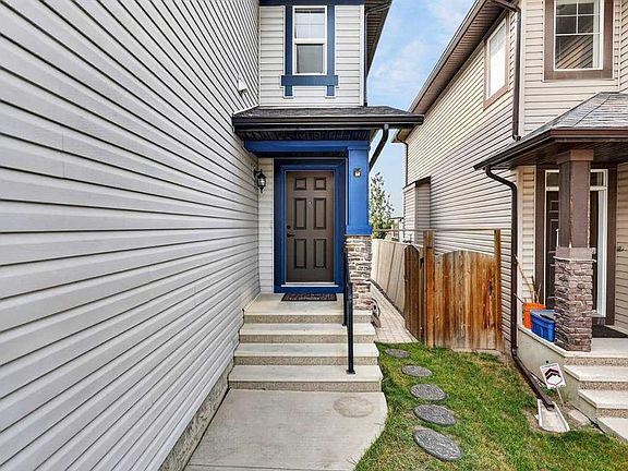 4th image of 377 SE Panora Way NW